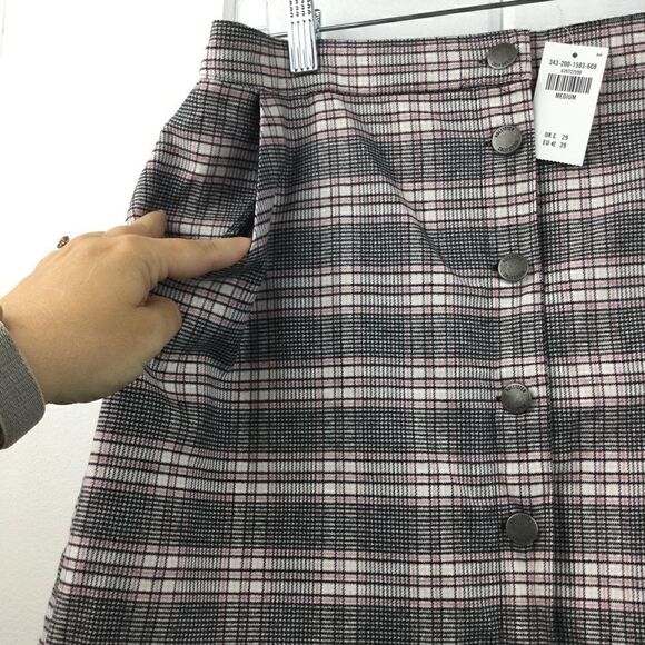 NWT - Hollister Plaid "Ultra High Rise" Skirt w/Button Front - Medium - Picture 4 of 11